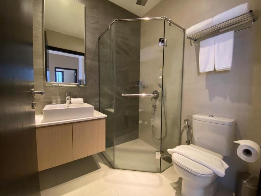 Momentus Serviced Residences Novena Singapore Exteriör bild