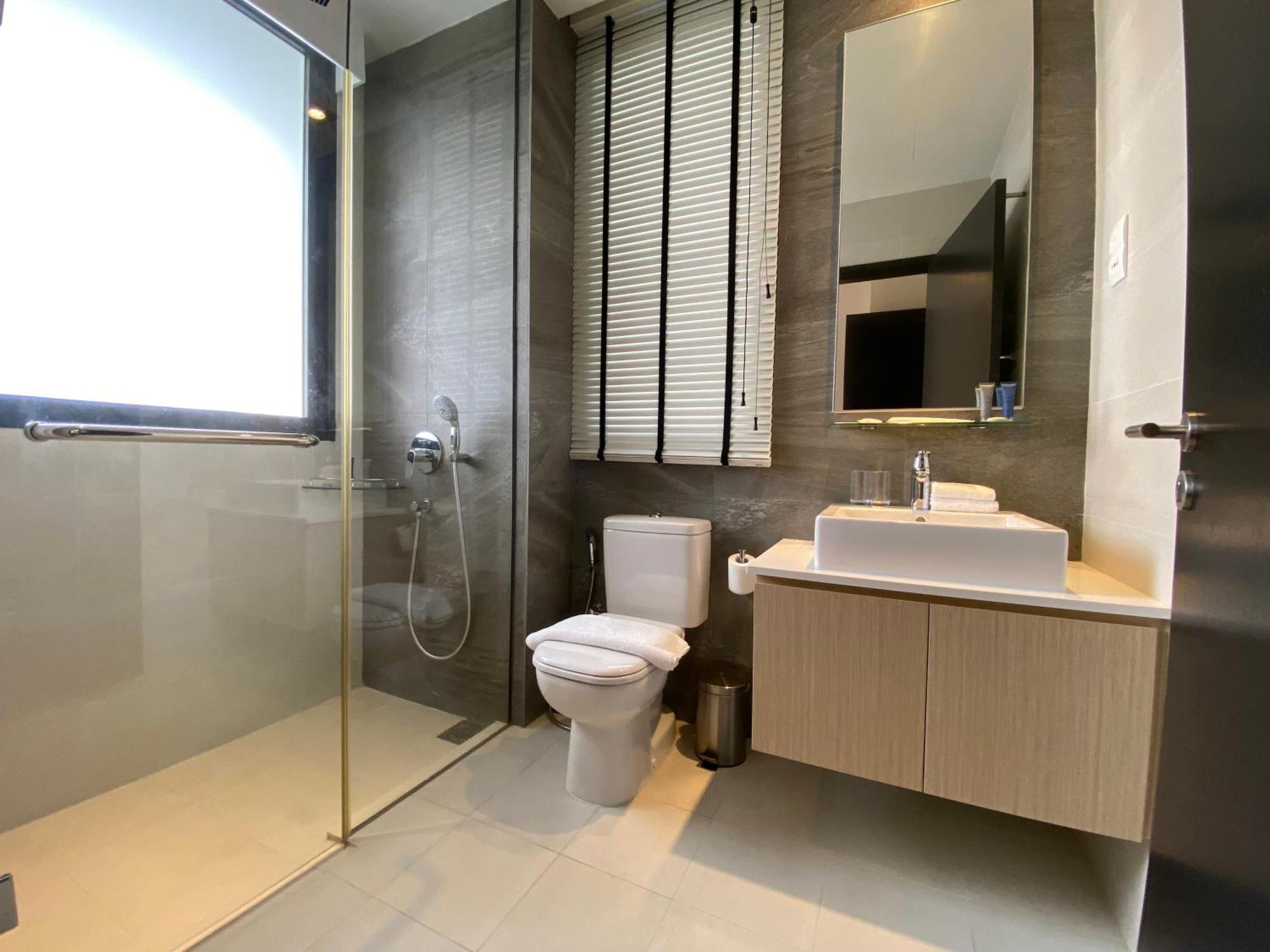 Momentus Serviced Residences Novena Singapore Exteriör bild