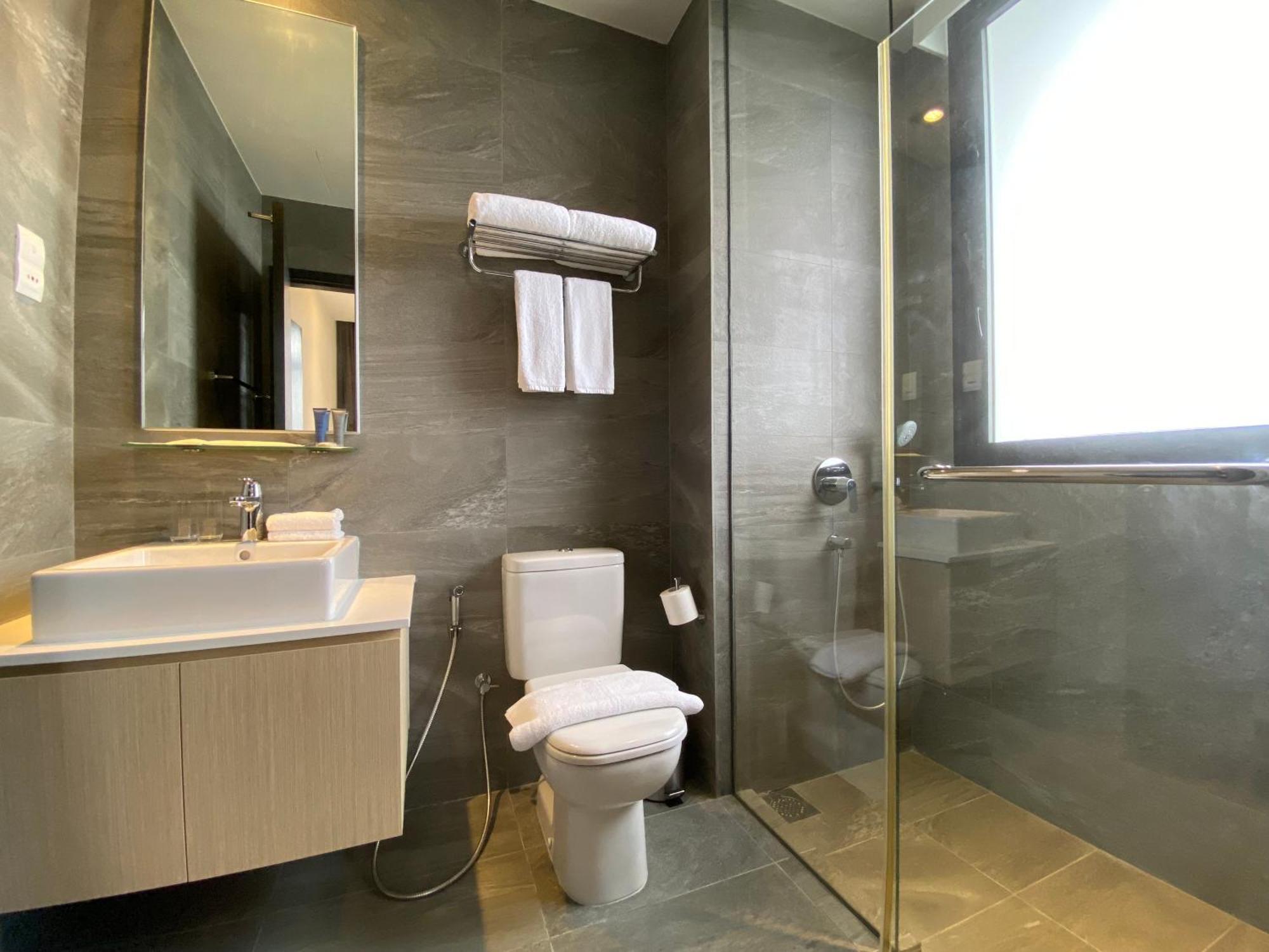 Momentus Serviced Residences Novena Singapore Exteriör bild