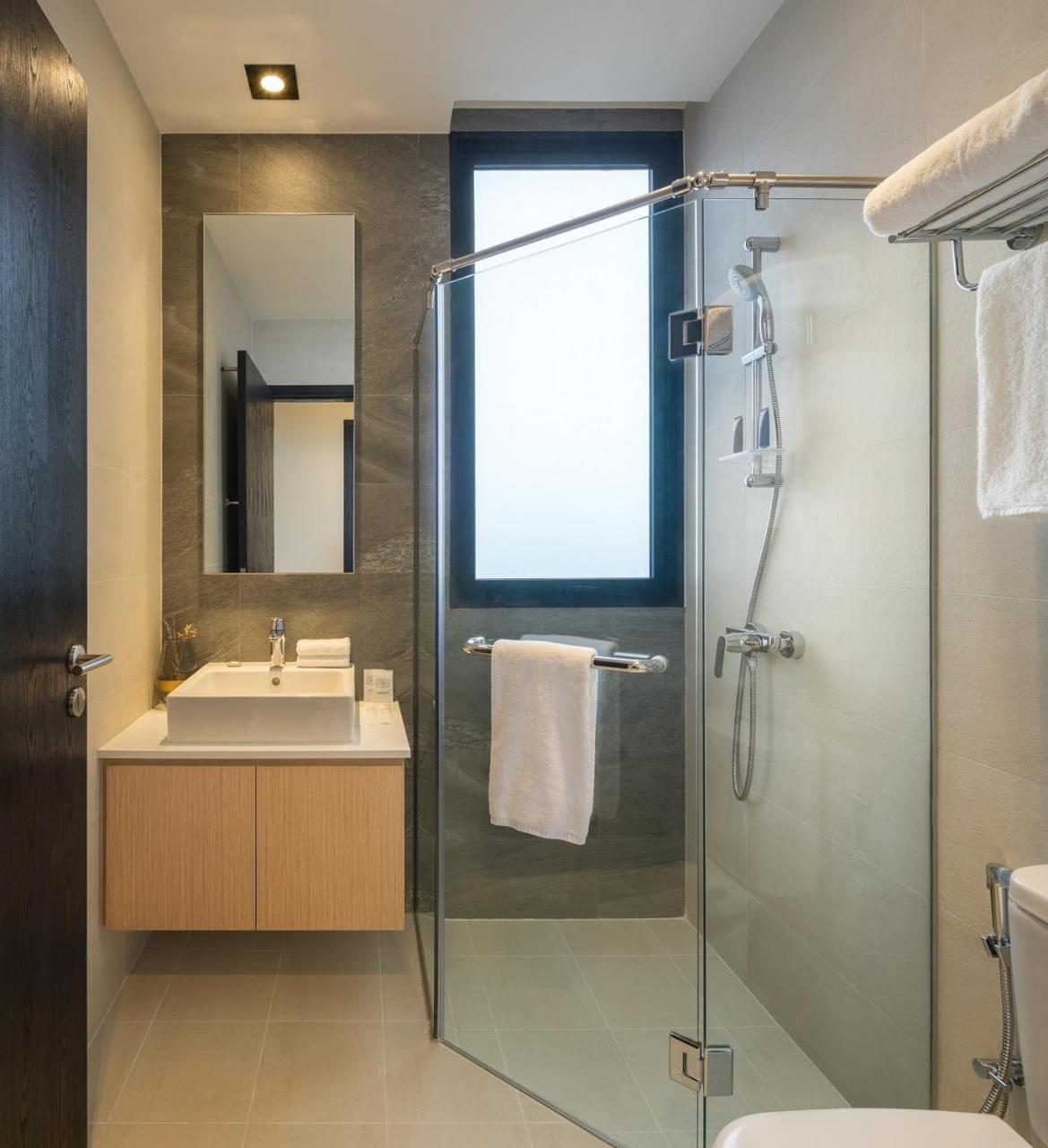 Momentus Serviced Residences Novena Singapore Exteriör bild